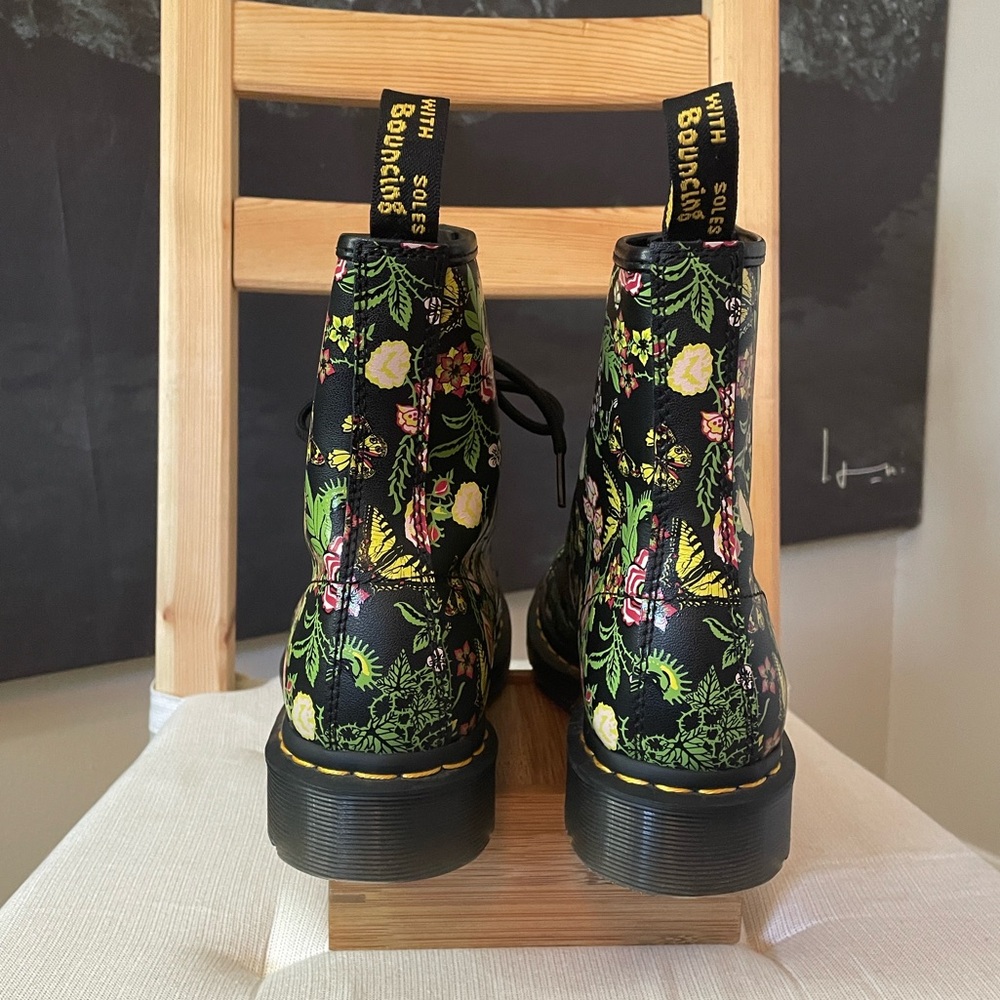 Dr Martens 1460 Floral Bloom Backhand Leather Lace Up Boots US L7 - Picture 10 of 17
